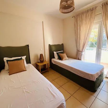 Appartement Theia In *